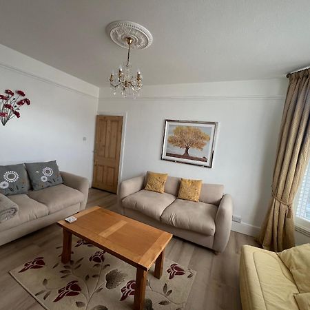 Spacious First Floor Family Flat, Sea View Торкі Екстер'єр фото