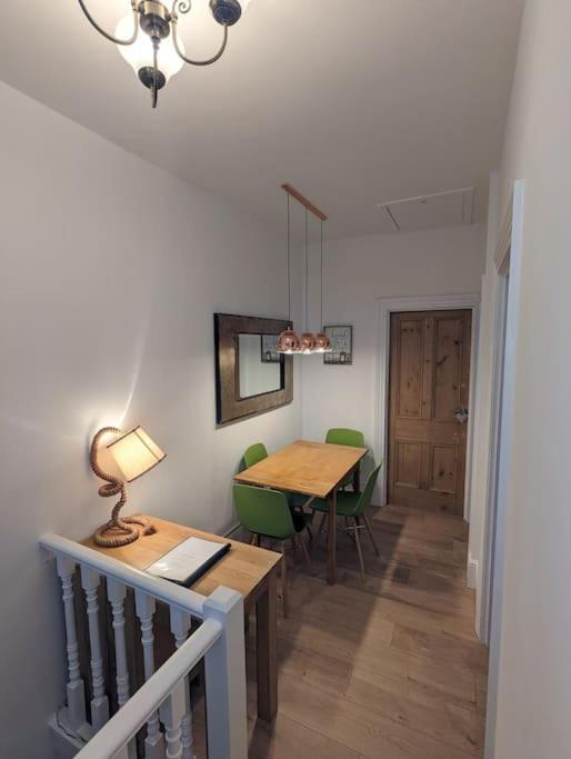 Spacious First Floor Family Flat, Sea View Торкі Екстер'єр фото