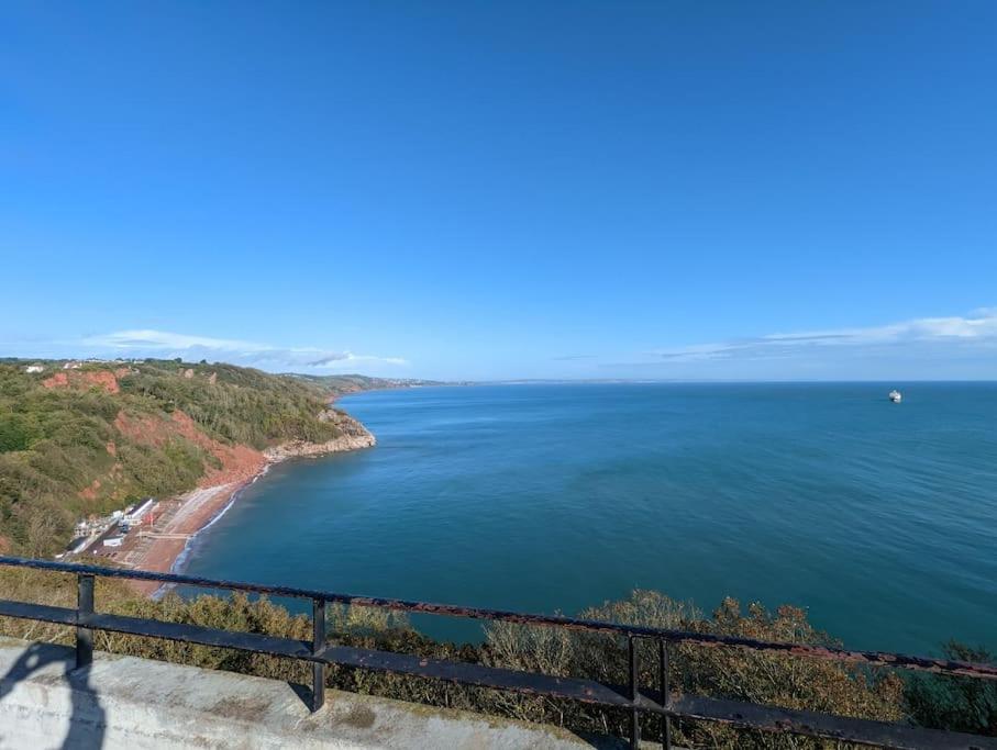 Spacious First Floor Family Flat, Sea View Торкі Екстер'єр фото